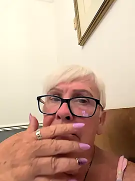 Snapshot of Playful_MILF_Demi chatting on July 3, 11:00 pm Playful MILF Demi online show from July 3, 11:00 pm