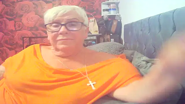 Snapshot of Playful_MILF_Demi chatting on July 6, 8:44 pm Playful MILF Demi online show from July 6, 8:44 pm