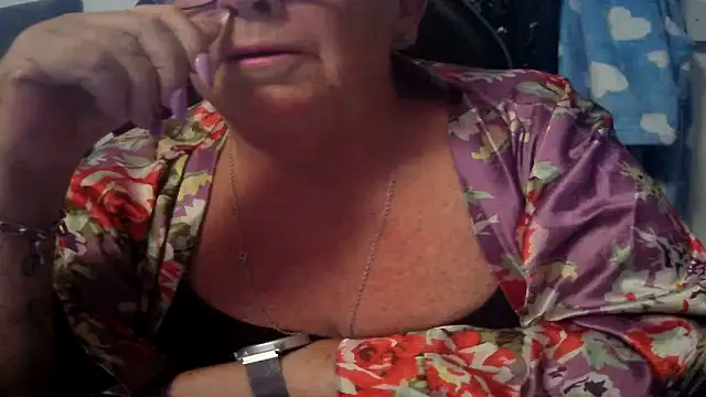 Snapshot of Playful_MILF_Demi chatting on July 12, 6:21 pm Playful MILF Demi online show from July 12, 6:21 pm