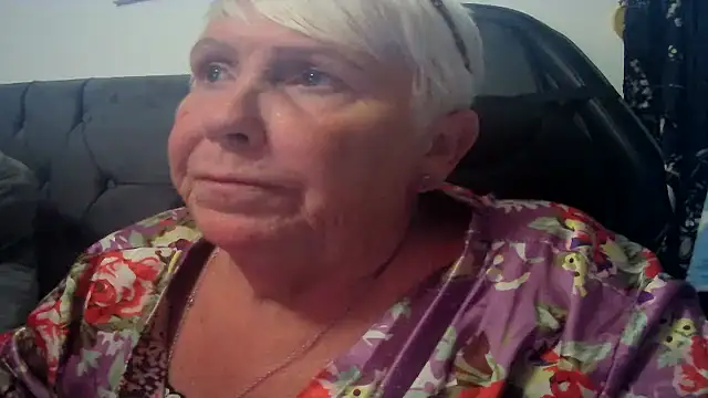 Snapshot of Playful_MILF_Demi chatting on July 13, 4:43 pm Playful MILF Demi online show from July 13, 4:43 pm