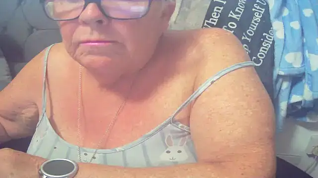 Snapshot of Playful_MILF_Demi chatting on July 16, 6:03 pm Playful MILF Demi online show from July 16, 6:03 pm