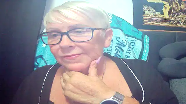 Snapshot of Playful_MILF_Demi chatting on July 24, 11:03 pm Playful MILF Demi online show from July 24, 11:03 pm