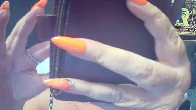 Snapshot of Playful_MILF_Demi chatting on July 29, 6:39 pm Playful MILF Demi online show from July 29, 6:39 pm