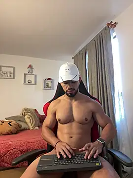 Ezzio Scolaro online show from February 5, 12:10 pm