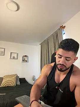 Ezzio Scolaro online show from March 10, 10:04 pm