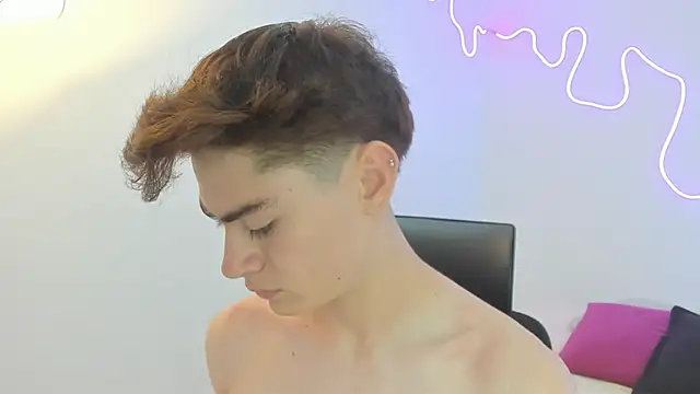 Sam Clark online show from November 6, 3:18 am