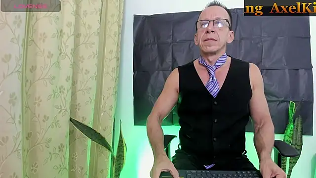  axelking  online show from July 30, 11:42 am