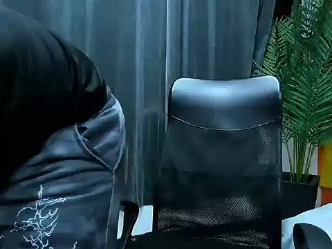 jasonshaw25 online show from March 9, 6:23 pm