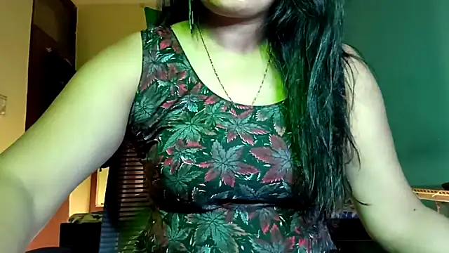Snapshot of horny_milf_couple chatting on May 24, 6:35 pm horny milf couple online show from May 24, 6:35 pm