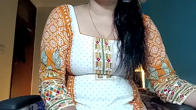 Snapshot of horny_milf_couple chatting on June 7, 5:49 pm horny milf couple online show from June 7, 5:49 pm