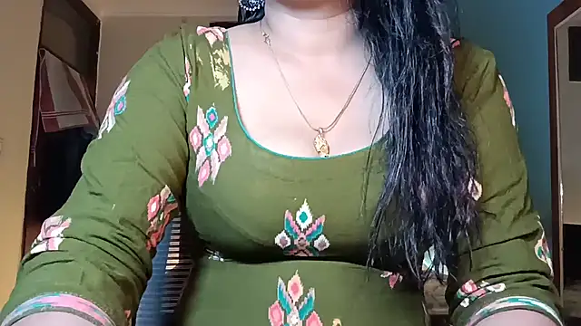 horny milf couple online show from June 26, 7:29 pm