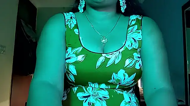 horny milf couple online show from June 30, 7:59 pm