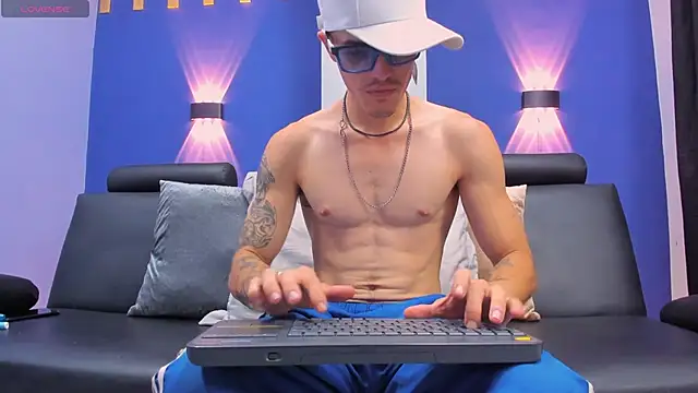 Snapshot of imsammytop chatting on October 23, 1:21 pm imsammytop online show from October 23, 1:21 pm