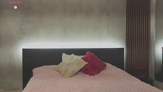 Snapshot of kimhilton_ chatting on June 15, 4:15 am kimhilton online show from June 15, 4:15 am