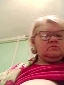 Snapshot of LusiyaGold5 chatting on January 8, 2:36 am LusiyaGold5 online show from January 8, 2:36 am