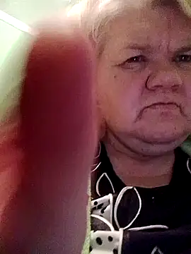 Snapshot of LusiyaGold5 chatting on March 27, 10:53 pm LusiyaGold5 online show from March 27, 10:53 pm