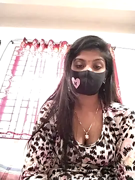 Queen-Any online show from November 12, 2:45 am