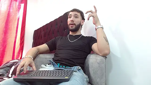 Snapshot of angel_kyrozz chatting on October 26, 7:31 pm angel kyrozz online show from October 26, 7:31 pm