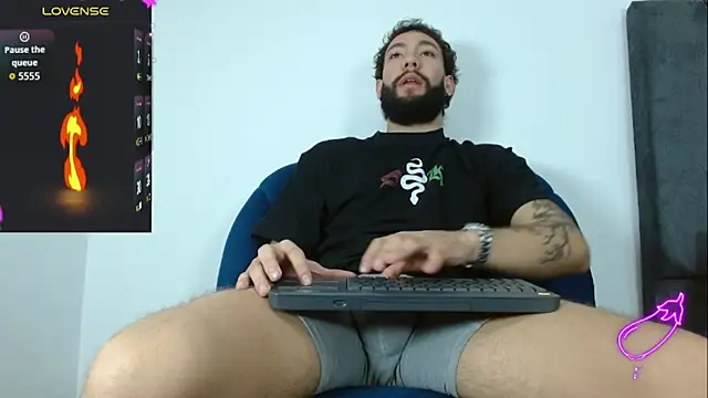 Snapshot of angel_kyrozz chatting on December 15, 7:07 pm angel kyrozz online show from December 15, 7:07 pm