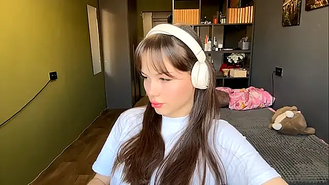 MysticAlisa online show from December 2, 6:08 am