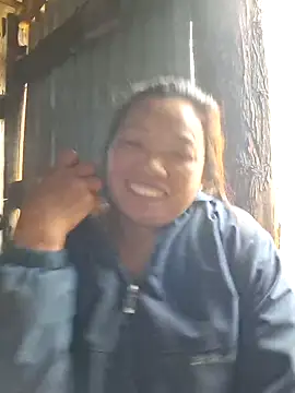 Snapshot of miomio-12 chatting on May 9, 2:06 am miomio-12 online show from May 9, 2:06 am