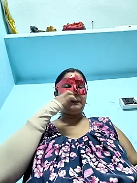misti02 online show from October 14, 5:25 pm