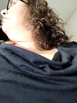 -saraqueen- online show from November 12, 4:46 am