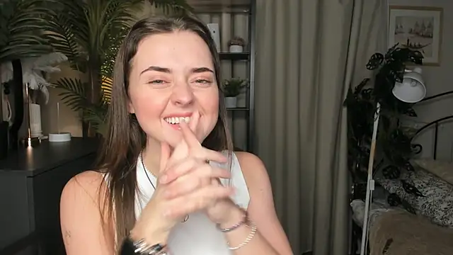 Snapshot of ThelmaJusto chatting on November 17, 3:51 pm ThelmaJusto online show from November 17, 3:51 pm