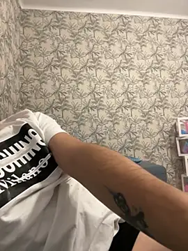 Snapshot of Edo1797 chatting on October 4, 4:38 pm Edo1797 online show from October 4, 4:38 pm