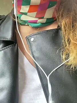 Snapshot of melisss2 chatting on November 26, 8:26 am melisss2 online show from November 26, 8:26 am