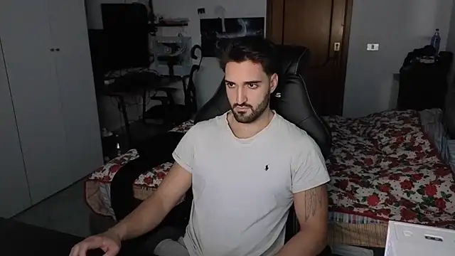 Al3xox02 online show from February 1, 6:39 pm