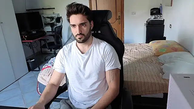 Al3xox02 online show from February 25, 8:35 am