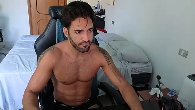 Snapshot of Al3xox02 chatting on July 30, 10:25 am Al3xox02 online show from July 30, 10:25 am