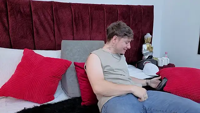 Leoo Miller online show from March 17, 4:17 am