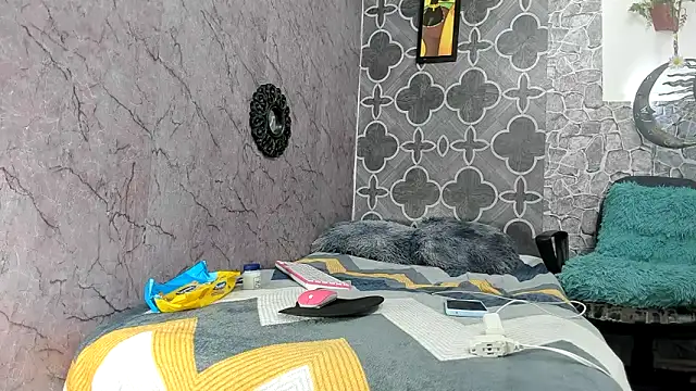 sexyboys cutex18 online show from December 18, 8:37 pm