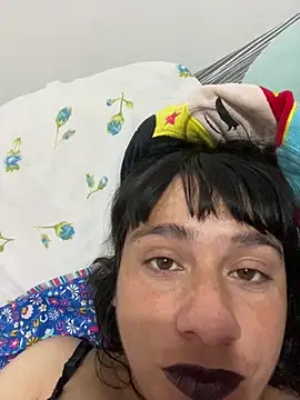 Snapshot of gatitaplop chatting on December 15, 6:50 am gatitaplop online show from December 15, 6:50 am