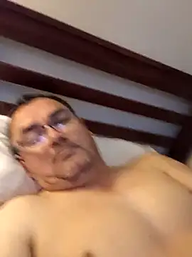 Snapshot of Alfred_00000 chatting on October 6, 3:59 am Alfred 00000 online show from October 6, 3:59 am