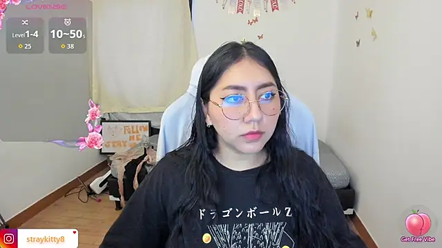 Snapshot of LoveLyy- chatting on November 2, 3:36 pm LoveLyy- online show from November 2, 3:36 pm