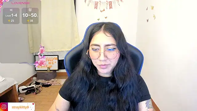 LoveLyy- online show from June 23, 3:26 am