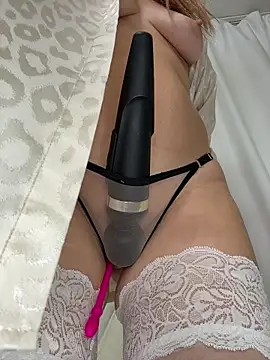 Aurynne online show from March 1, 8:22 pm