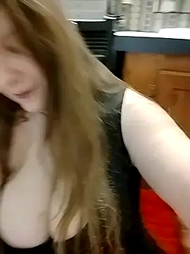 AugustRayn online show from May 3, 2:50 am