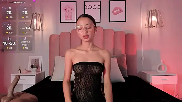 lena martinn online show from April 30, 8:04 pm