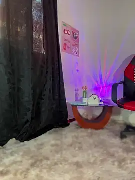 AlannaDollx online show from November 15, 1:40 pm