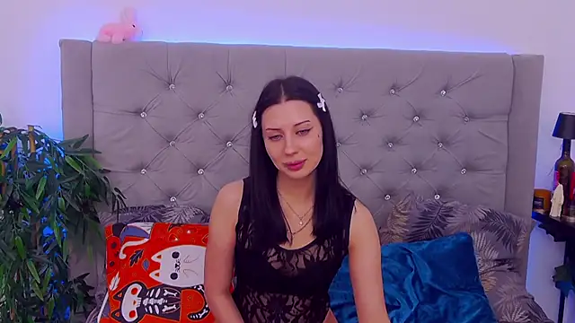 MaeAnna online show from November 2, 4:37 am