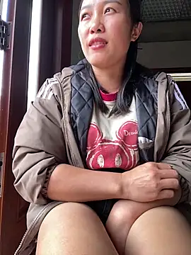 Snapshot of Pii_x chatting on October 31, 1:17 am Pii x online show from October 31, 1:17 am