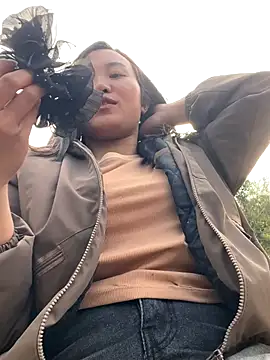 Snapshot of Pii_x chatting on December 3, 1:13 am Pii x online show from December 3, 1:13 am