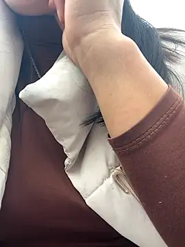 Snapshot of Pii_x chatting on December 5, 6:44 am Pii x online show from December 5, 6:44 am