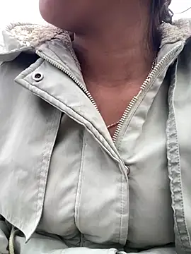 Snapshot of Pii_x chatting on December 16, 3:00 am Pii x online show from December 16, 3:00 am