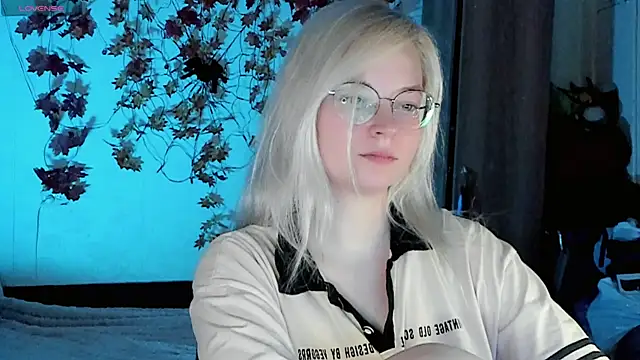 HoneyDazzle online show from November 1, 7:27 pm