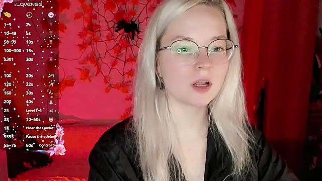 HoneyDazzle online show from November 5, 9:15 pm